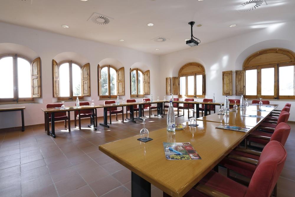 فندق Monestir De Les Avellanes Os De Balaguer المظهر الخارجي الصورة