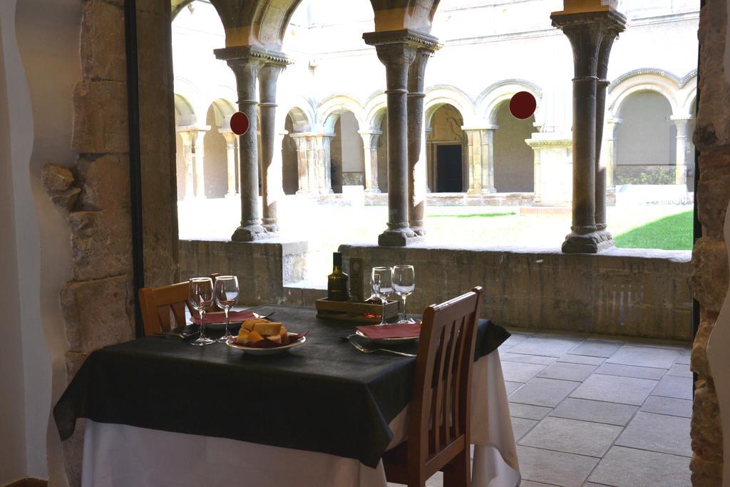 فندق Monestir De Les Avellanes Os De Balaguer المظهر الخارجي الصورة
