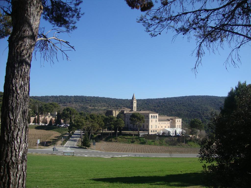 فندق Monestir De Les Avellanes Os De Balaguer المظهر الخارجي الصورة